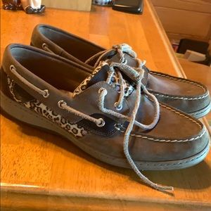 Sperry Woman’s Sz 11 Leather boat shoe.